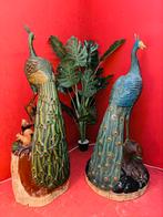 Twee mega grote houtsnijwerk pauwen beelden, Ophalen