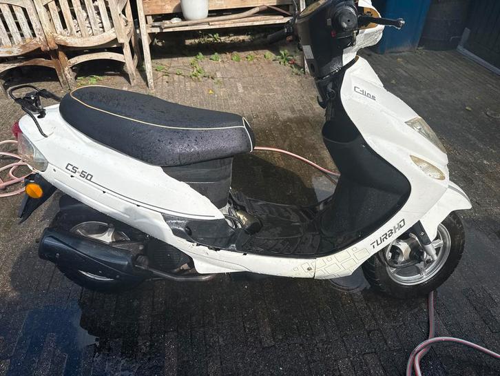 Witte Scooter - 50cc - gebruite staat, Fietsen en Brommers, Scooters | Yamaha, Gebruikt, Overige modellen, Maximaal 25 km/u, Benzine