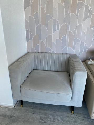 Mooie grijze lounge bank! beschikbaar voor biedingen