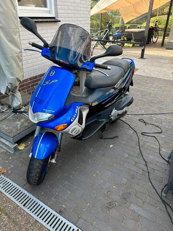 ⭐️Gilera runner 180cc dd m08 nieuwstaat 5500 km⭐️ beschikbaar voor biedingen