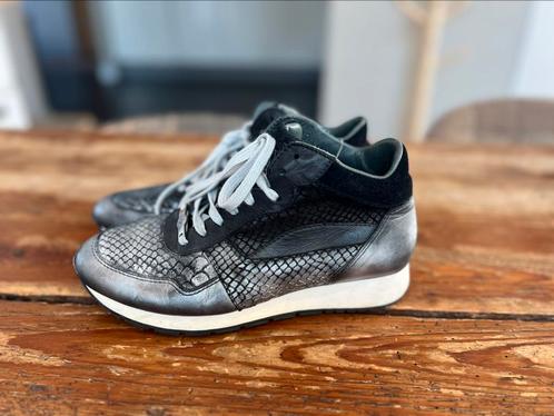 Chique sportieve halfhoge leren sneakers Gino B Metro 38, Kleding | Dames, Schoenen, Zo goed als nieuw, Sneakers of Gympen, Zwart