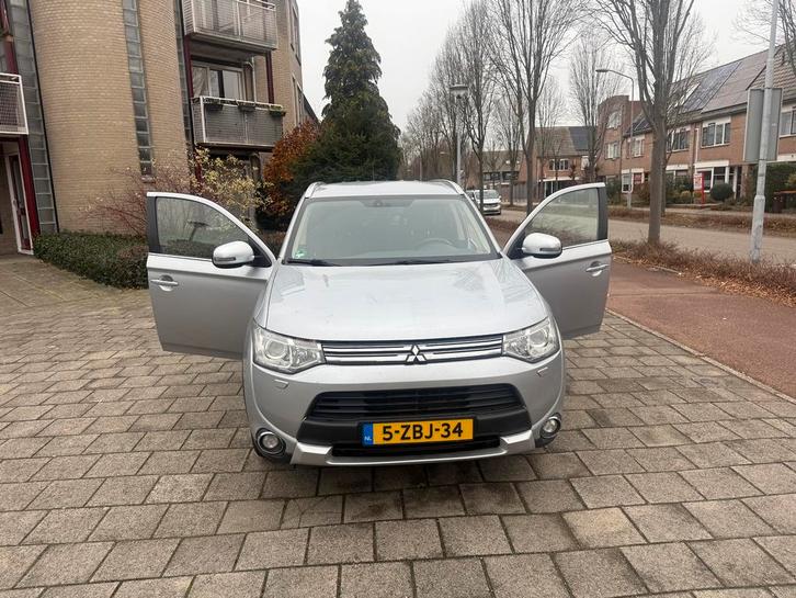 Mitsubishi Outlander 2.0 Dohc Mivec Phev 203pk 4WD CVT 5P, Auto's, Mitsubishi, Outlander, 4x4, Hybride Elektrisch/Benzine, Plug-in hybride