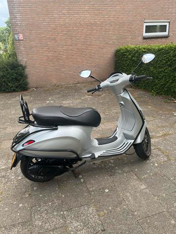 Vespa Sprint 4v beschikbaar voor biedingen