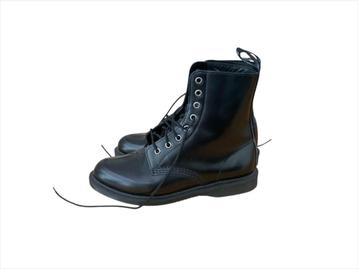 Schoenen beschikbaar voor biedingen