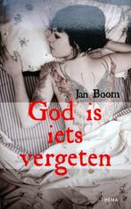 Jan Boom - God is iets vergeten, Ophalen of Verzenden, Nieuw, Nederland