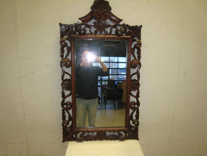 Spiegel met mooi houtsnijwerk, 61x108, Huis en Inrichting, Woonaccessoires | Spiegels, Gebruikt