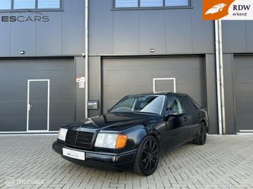 Mercedes-Benz E200 W124 Automaat | Schuifkantel-dak beschikbaar voor biedingen