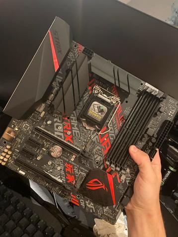 ASUS ROG Strix B360-G Gaming Moederbord beschikbaar voor biedingen