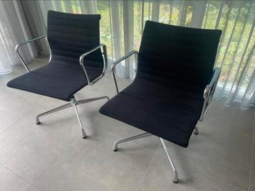 Vitra Eames EA107 zwart hopsak chroom (2 stuks) beschikbaar voor biedingen