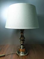 Tafellamp met licht groene kap. Totaal 57 cm. hoog., Huis en Inrichting, Lampen | Tafellampen, Minder dan 50 cm, Overige materialen