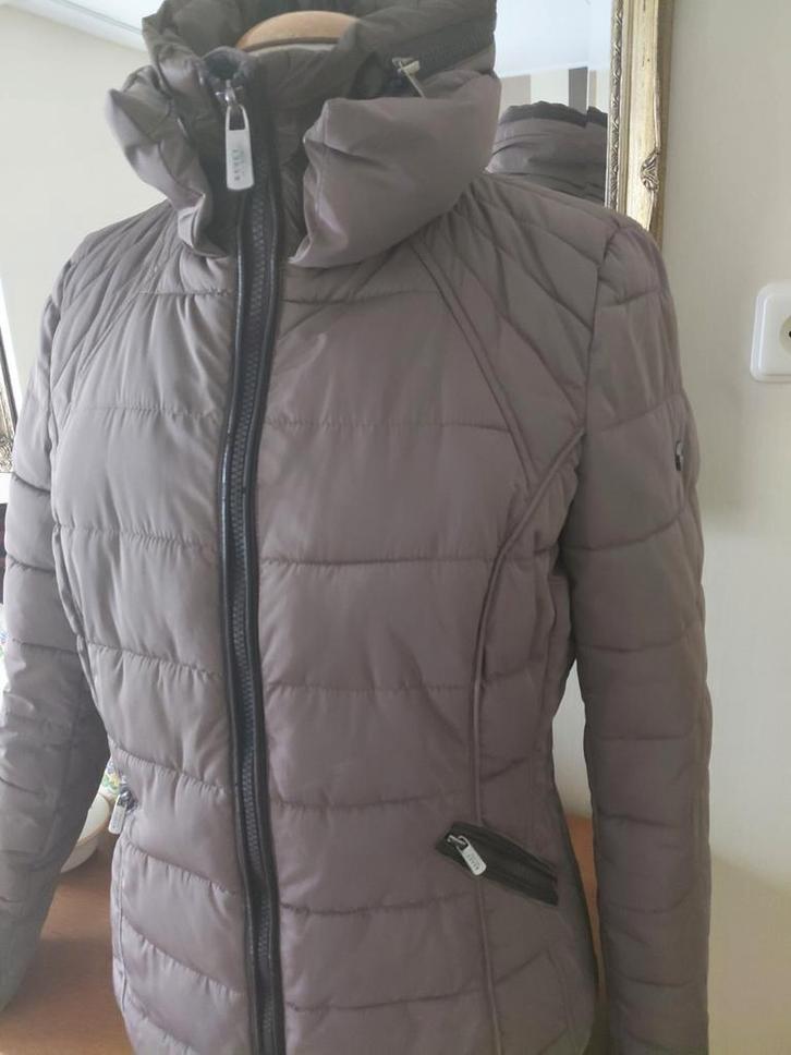 Z.G.A.N. prachtige Reset winter Jack, maat 38., Kleding | Dames, Jassen | Winter, Zo goed als nieuw, Maat 38/40 (M), Beige, Ophalen of Verzenden