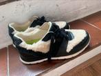 Gympen schoenen sneakers ugg (37) leer, Kleding | Dames, Schoenen, UGG, Zwart, Ophalen of Verzenden, Sneakers of Gympen