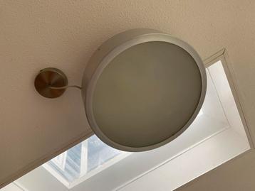 Plafondlamp die je op hoogte kan instellen beschikbaar voor biedingen