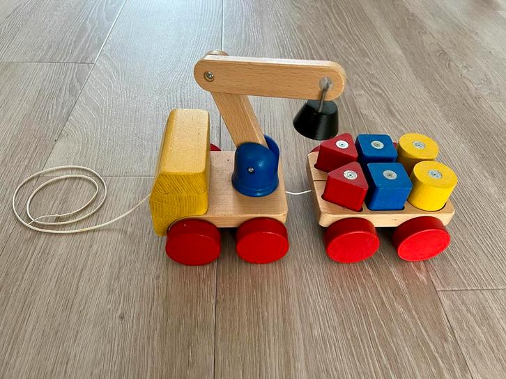 Houten Kraanwagen met Magnetische Blokken, Kinderen en Baby's, Speelgoed | Houten speelgoed, Zo goed als nieuw, Duw- of Trekspeelgoed