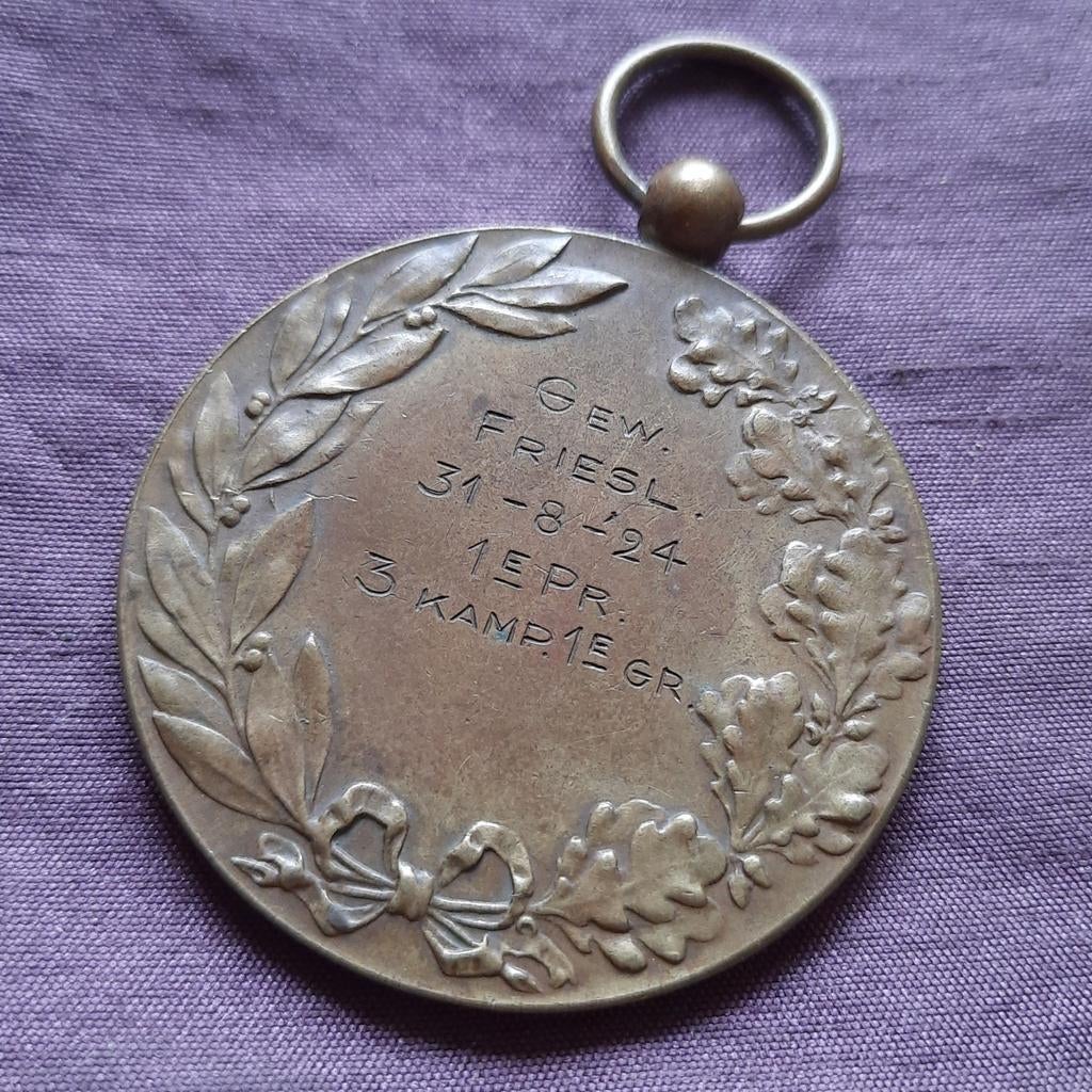 Grote Bronzen Medaille 1e Prijs 1924 Friesland Driekamp, Postzegels en Munten, Penningen en Medailles, Verzenden, Brons
