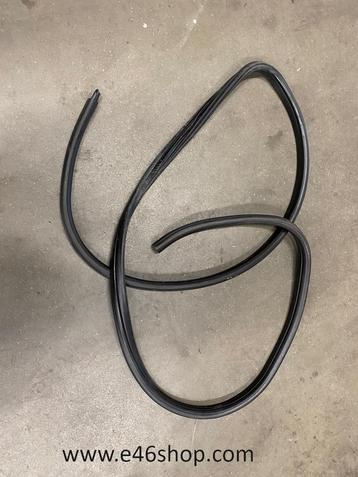 DEURRUBBER BMW 1 SERIE E87 VOORDEUR LINKS EN RECHTS  beschikbaar voor biedingen