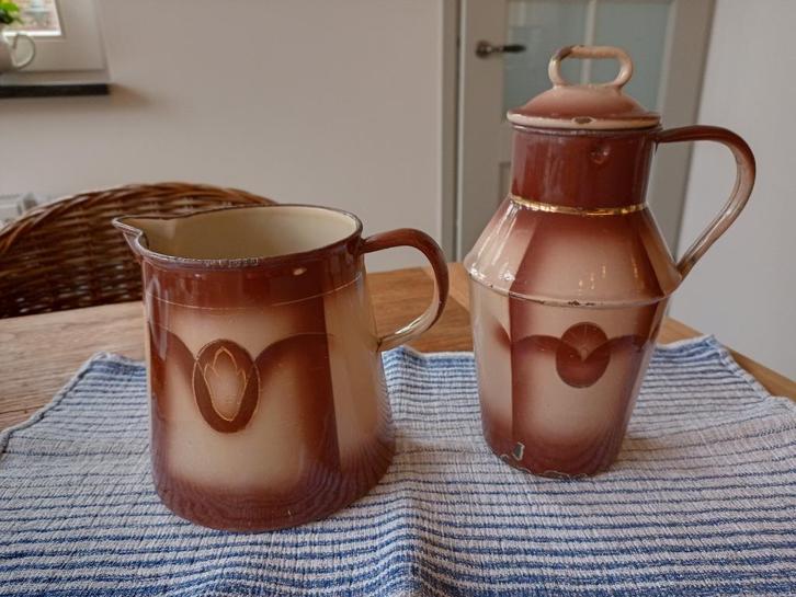 2x melkkan bruin/beige emaille Duits 1930, Antiek en Kunst, Antiek | Emaille, Ophalen of Verzenden