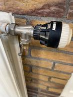 Radiator met thermostaatkraan, Doe-het-zelf en Verbouw, Verwarming en Radiatoren, Gebruikt, Radiator, Ophalen of Verzenden, 60 tot 150 cm