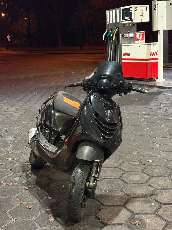 Piaggio zip 70cc malossi brom, Fietsen en Brommers, Scooters | Piaggio, Zo goed als nieuw, Zip, Tweetakt, Ophalen of Verzenden