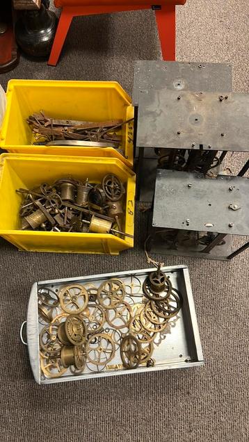 Comtoise onderdelen beschikbaar voor biedingen