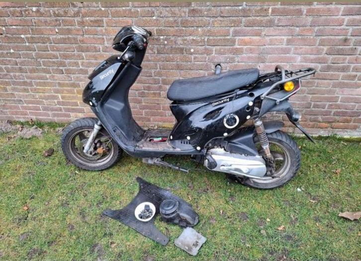 Oude scooters en oud ijzer gevraagd, Fietsen en Brommers, Scooters | Peugeot, Zo goed als nieuw, Overige modellen, Benzine, Ophalen