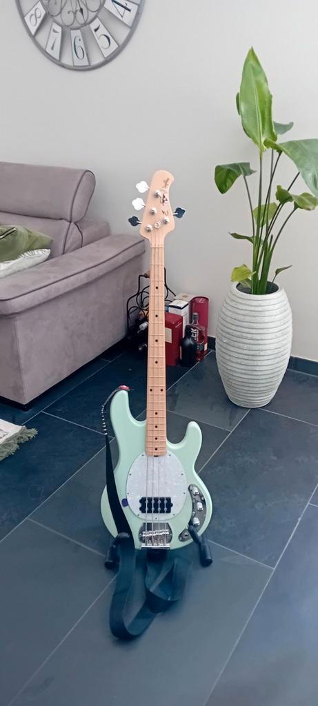 sterling sub 4 basgitaar, Muziek en Instrumenten, Snaarinstrumenten | Gitaren | Bas, Gebruikt, Elektrisch, Ophalen of Verzenden