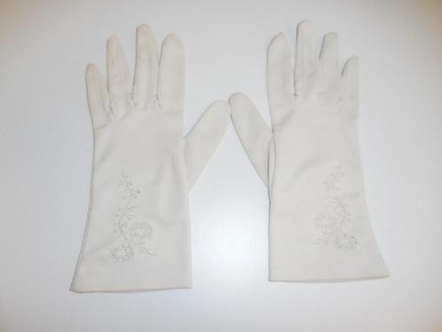 Vintage Créme Dames Handschoenen, Antiek en Kunst, Antiek | Kleding en Accessoires, Dames, Ophalen of Verzenden