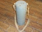 gasmasker in metalen container met draagband, Ophalen of Verzenden, Landmacht, Kleding of Schoenen