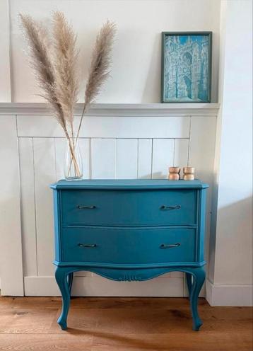 Unieke vintage ladekast – stijlvol blauw, perfect gerestyled beschikbaar voor biedingen