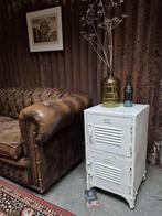 Stoere metalen nachtkast, Ophalen, Minder dan 45 cm, Metaal of Aluminium, Rootsmann