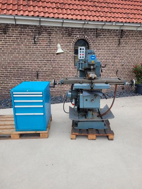 Nette freesbank freesmachine met gereedschapskast, Doe-het-zelf en Verbouw, Gereedschap | Freesmachines, Gebruikt, Elektrisch