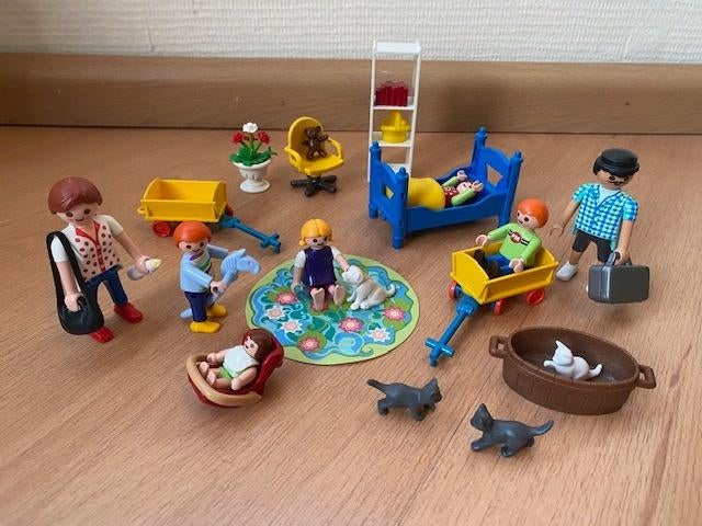 Playmobil, gezin met poppetjes, baby, kind, poes, kar, bed, Kinderen en Baby's, Ophalen of Verzenden, Gebruikt