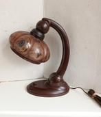 Antiek roodbruin Bakeliet Tafellamp Burealamp met glazen kap, Antiek en Kunst, Antiek | Lampen, Ophalen of Verzenden