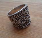 zilveren brede ring met mooie decoratie [1134], Sieraden, Tassen en Uiterlijk, Ringen, Verzenden, Zo goed als nieuw, 17 tot 18