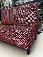 Wandbankje fushia geometric patroon 2 pers, 1 stuk, Huis en Inrichting, Banken | Sofa's en Chaises Longues, Nieuw, Modern geometric Wandbankje 120 cm breed