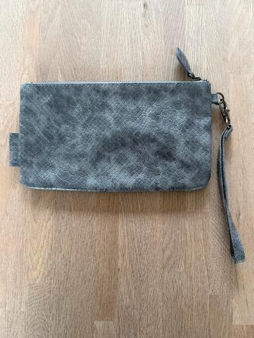 Grijze Clutch van Zebra. beschikbaar voor biedingen