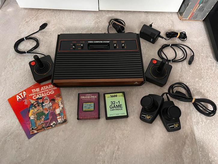 Atari 2600 Woody met spellen, Spelcomputers en Games, Spelcomputers | Atari, Gebruikt, Atari 2600, Ophalen of Verzenden