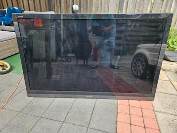52 inch sharp tv beschikbaar voor biedingen