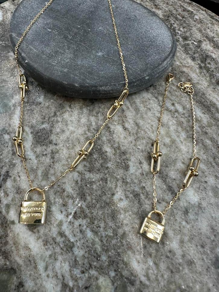 18K Gouden Sieraden Set, Sieraden, Tassen en Uiterlijk, Kettingen, Nieuw, Goud, Met hanger, Ophalen of Verzenden