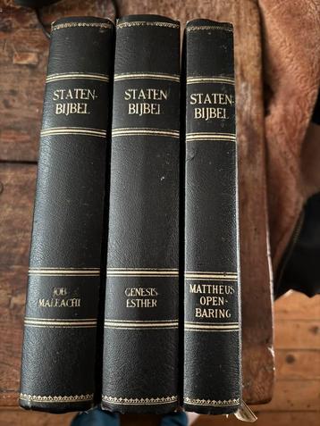 Oude 3 delige statenbijbel met mooie koperen sluitingen beschikbaar voor biedingen