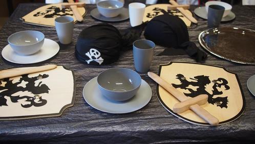 Themakist piraat / piraten verkleedkist kinderfeestje, Hobby en Vrije tijd, Feestartikelen | Verhuur, Zo goed als nieuw, Verjaardag