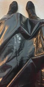 Lange zwarte pvc rok gecombineerd met pu leren sokken, Zwart, Maat 46/48 (XL) of groter, Nieuw, Ophalen of Verzenden