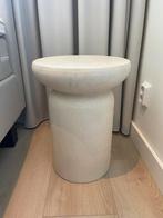 JYSK LYDUM bijzettafel Ø34 cm – vezelcement, grijs/beige, Huis en Inrichting, Ophalen, Rond, Hout, Minder dan 55 cm
