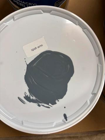 Donkergrijze muurverf voor binnen en buiten 2,5liter beschikbaar voor biedingen