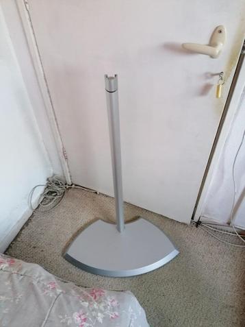 tv standaard beschikbaar voor biedingen