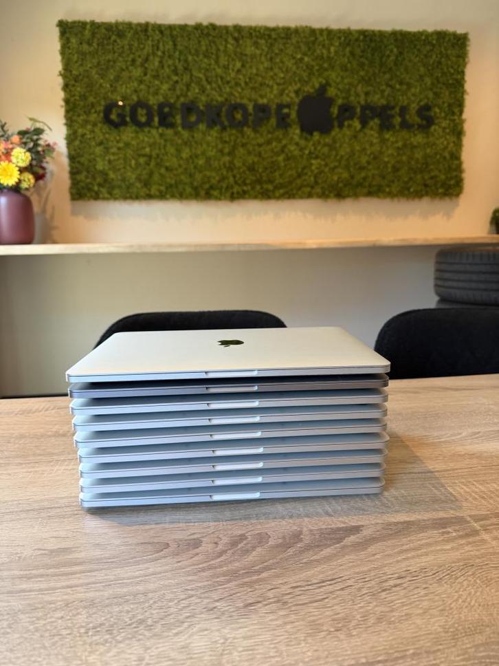 MacBook Pro 13 inch m1 16GB 256/512GB | office, Computers en Software, Apple Macbooks, MacBook Pro, 256 GB, 8 GB, Qwerty, Ophalen