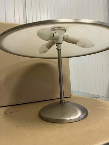 Vintage Design Tafellamp Stijlvol - Jaren 30-50 met 3 lampen beschikbaar voor biedingen