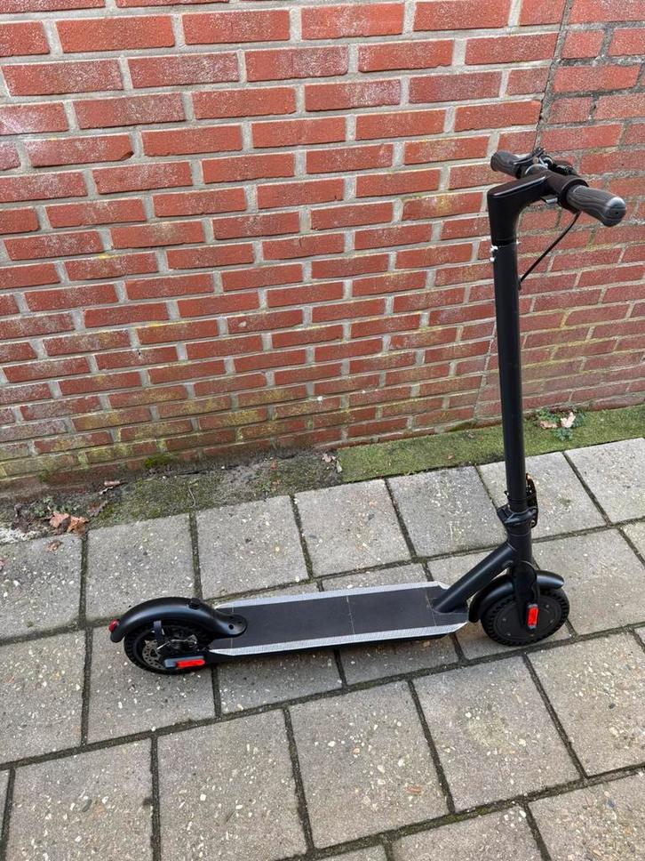 Elektrische step, Fietsen en Brommers, Steps, Zo goed als nieuw, Elektrische step (E-scooter), Ophalen