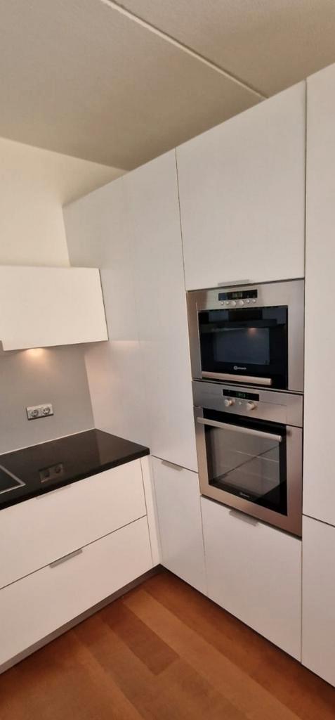 Grote hoekkast mat wit schuur garage etc bijna gratis, Huis en Inrichting, Keuken | Keukenelementen, Zo goed als nieuw, Minder dan 100 cm