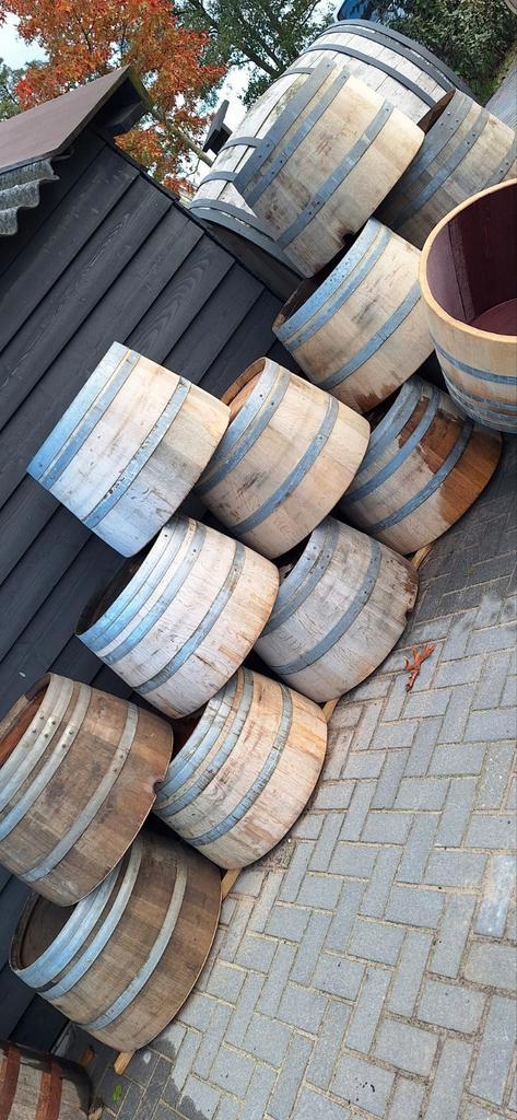 Halve 112ltr eikenhouten bloembakken en wijnkappen!, Tuin en Terras, Regentonnen, Zo goed als nieuw, Hout, 150 liter of meer, Ophalen